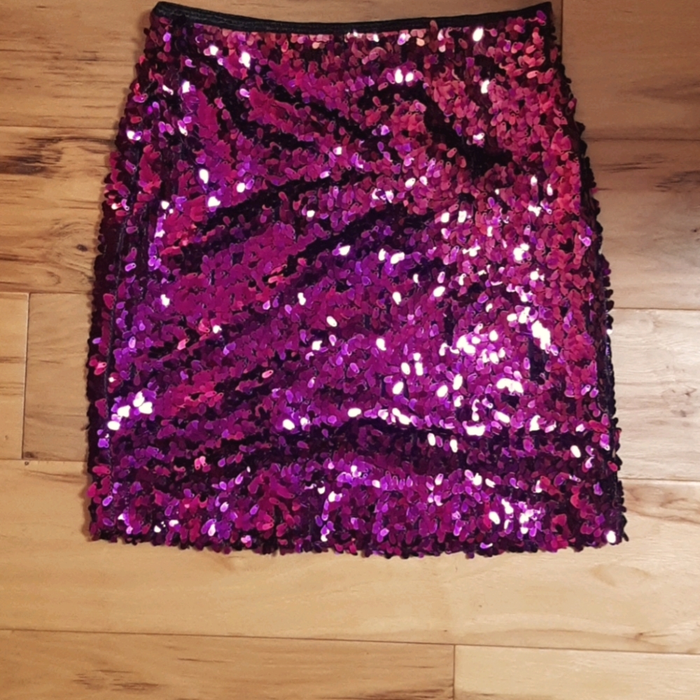 Magenta sequin skirt (Medium)